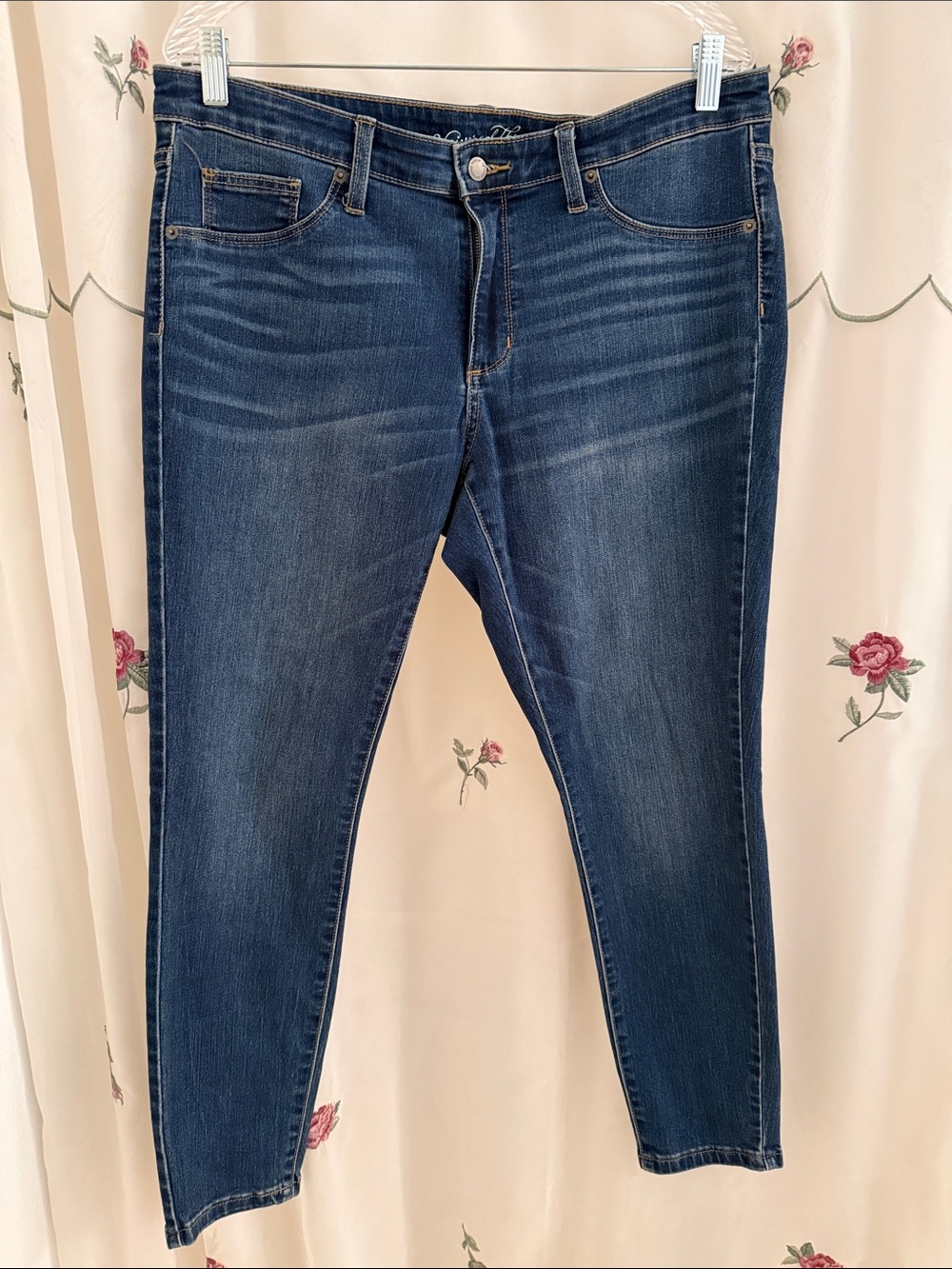 Universal Thread Dark Blue Skinny Jeans